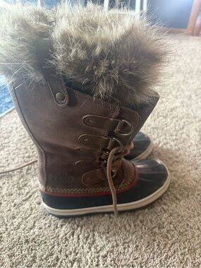 Womens Brown Sorel Faux-Fur Winter Boots - Cozy Waterproof Snow Shoes 9